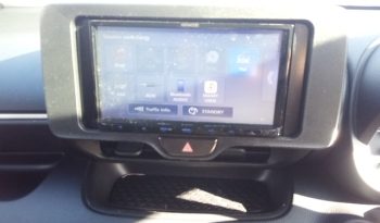 
									Toyota Yaris HYBRID X full								