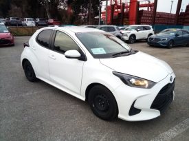 Toyota Yaris HYBRID X