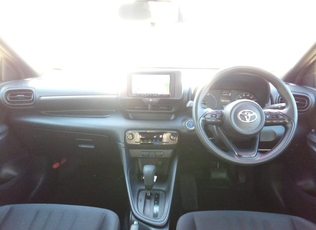 Toyota Yaris HYBRID X