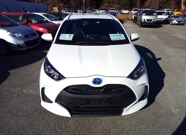 
								Toyota Yaris HYBRID X full									