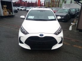 Toyota Yaris HYBRID X