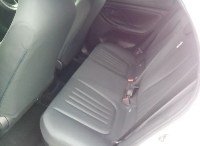 Toyota Yaris HYBRID X