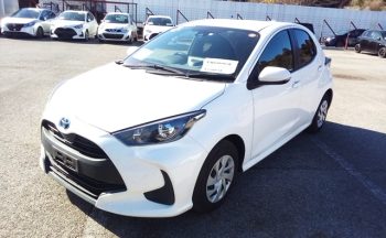 Toyota Yaris HYBRID X