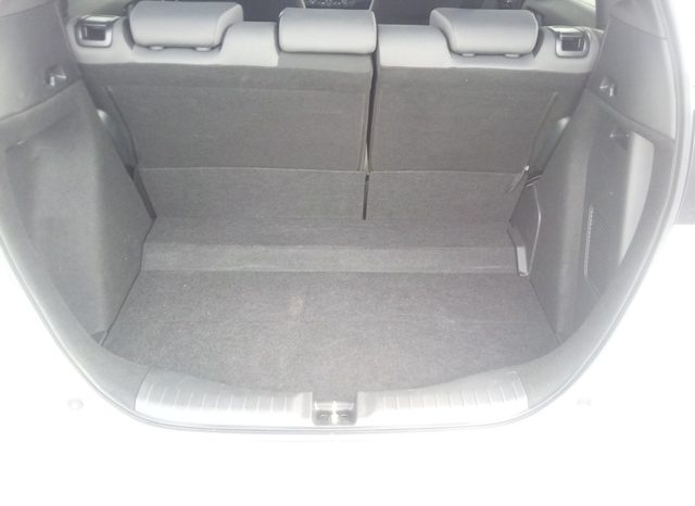 
								Honda Fit e:HEV BASIC full									