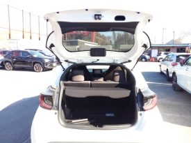 Toyota Yaris HYBRID X