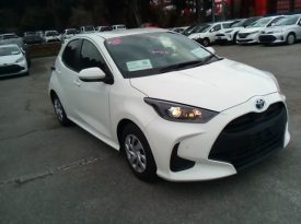 Toyota Yaris HYBRID X