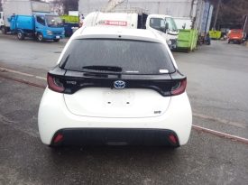 Toyota Yaris HYBRID X