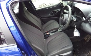 Toyota Yaris HYBRID X