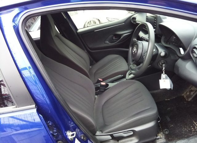 Toyota Yaris HYBRID X