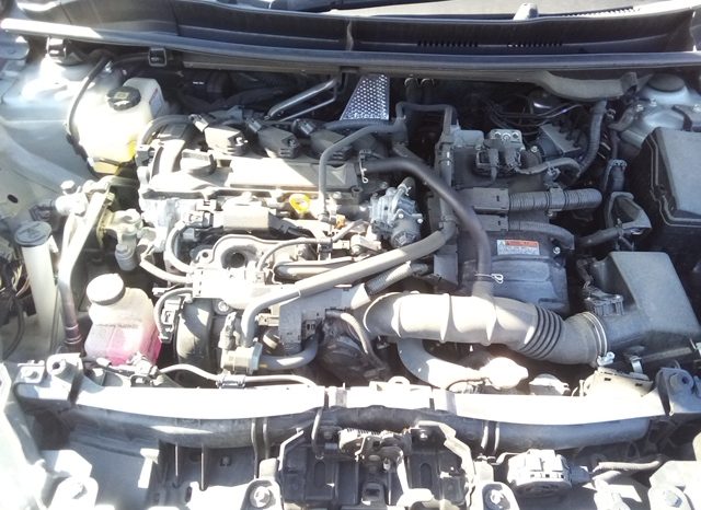 
								Toyota Yaris HYBRID X full									