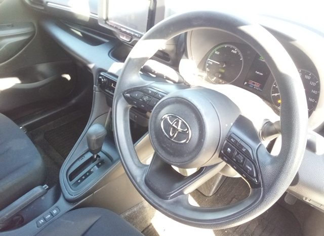 Toyota Yaris HYBRID X