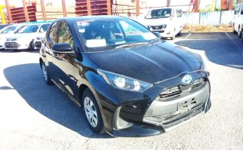 Toyota Yaris HYBRID X