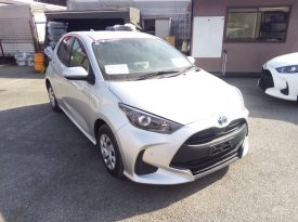 Toyota Yaris HYBRID X