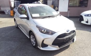 Toyota Yaris HYBRID X