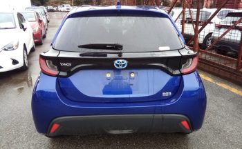 Toyota Yaris HYBRID X