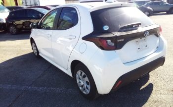Toyota Yaris HYBRID X