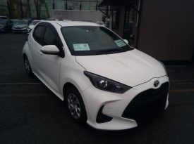 Toyota Yaris HYBRID X
