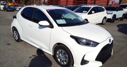 Toyota Yaris HYBRID X