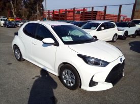 Toyota Yaris HYBRID X
