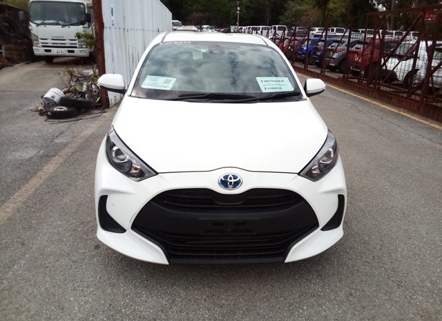 
								Toyota Yaris HYBRID X full									