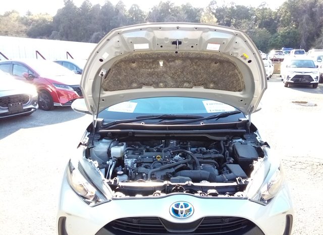 
								Toyota Yaris HYBRID X full									