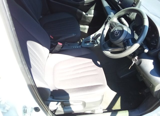
								Toyota Yaris HYBRID X full									