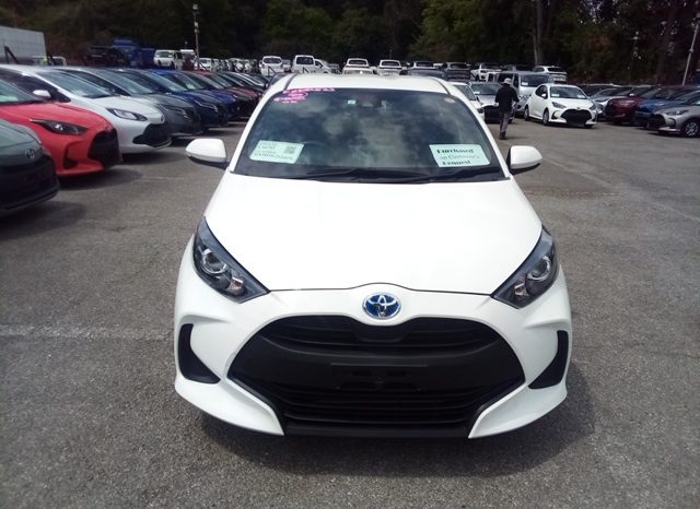 
								Toyota Yaris HYBRID X full									