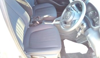 
									Toyota Yaris HYBRID X full								