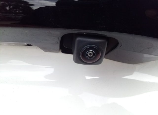 
								Toyota Yaris HYBRID X full									