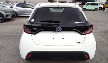 
									Toyota Yaris HYBRID X full								