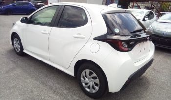 
									Toyota Yaris HYBRID X full								