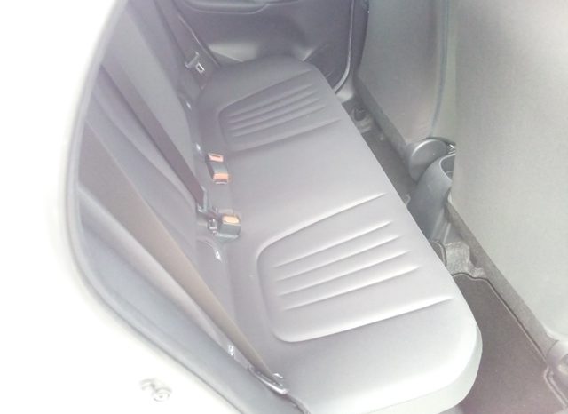 Toyota Yaris HYBRID X