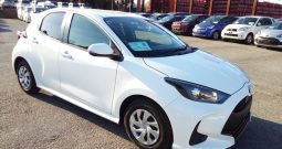 Toyota Yaris HYBRID X