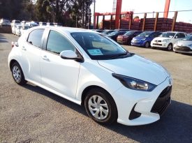 Toyota Yaris HYBRID X