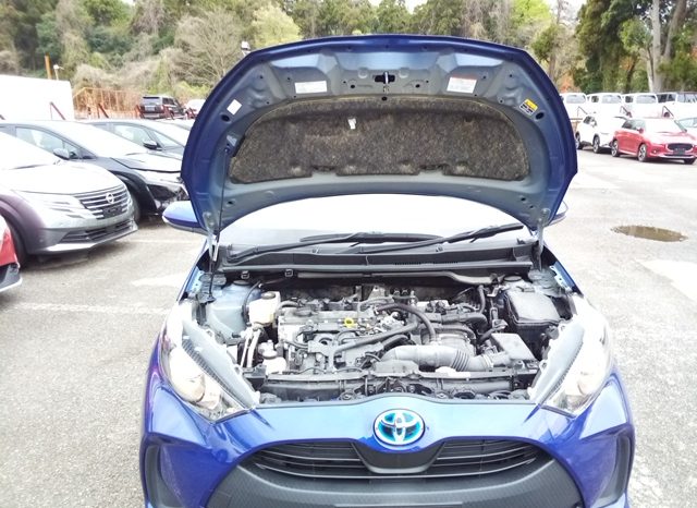 
								Toyota Yaris HYBRID X full									