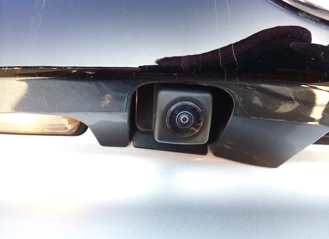 Toyota Yaris HYBRID X