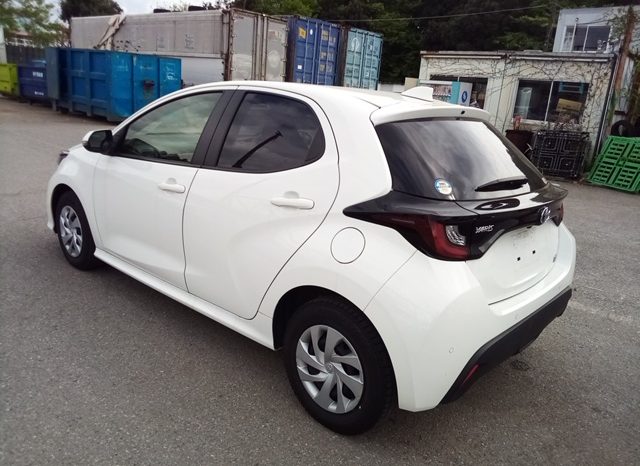 
								Toyota Yaris HYBRID X full									
