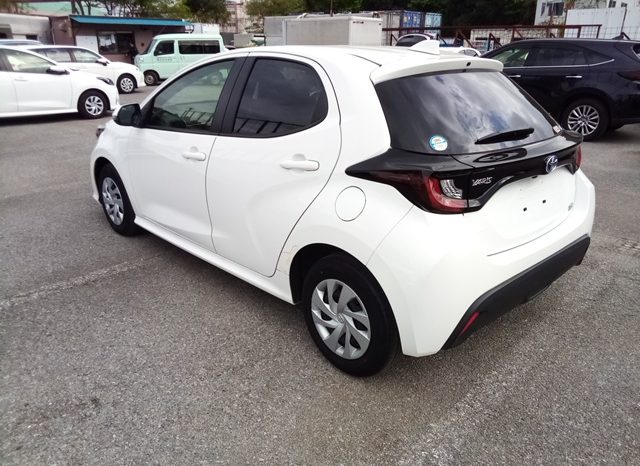 
								Toyota Yaris HYBRID X full									