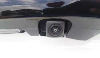 
									Toyota Yaris HYBRID X full								