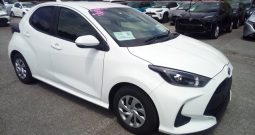 Toyota Yaris HYBRID X