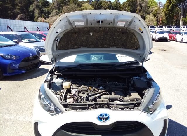 
								Toyota Yaris HYBRID X full									