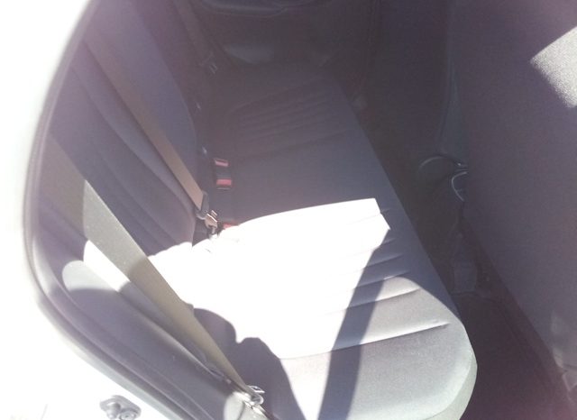 
								Toyota Yaris HYBRID X full									