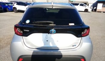 
									Toyota Yaris HYBRID X full								