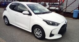 Toyota Yaris HYBRID X
