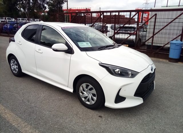 Toyota Yaris HYBRID X