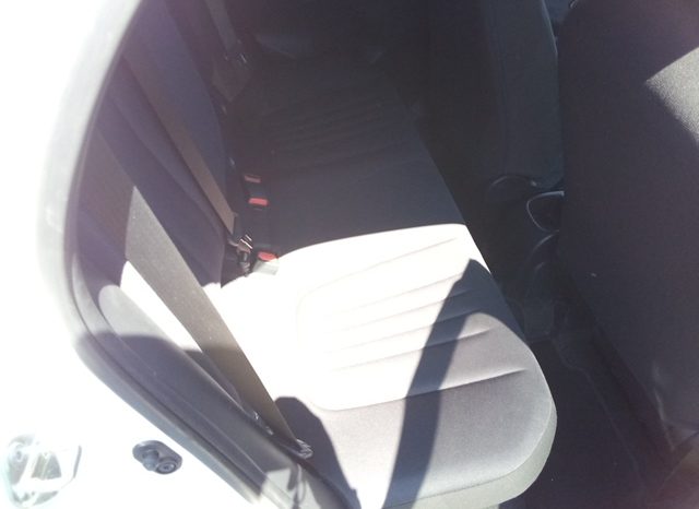 
								Toyota Yaris HYBRID X full									