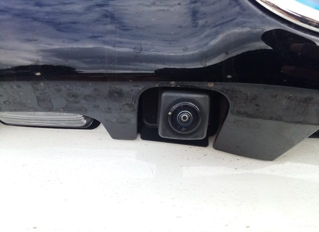 
								Toyota Yaris HYBRID X full									