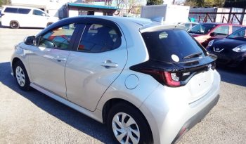 
									Toyota Yaris HYBRID X full								