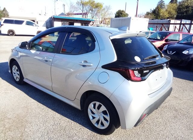 
								Toyota Yaris HYBRID X full									