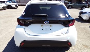 
									Toyota Yaris HYBRID X full								
